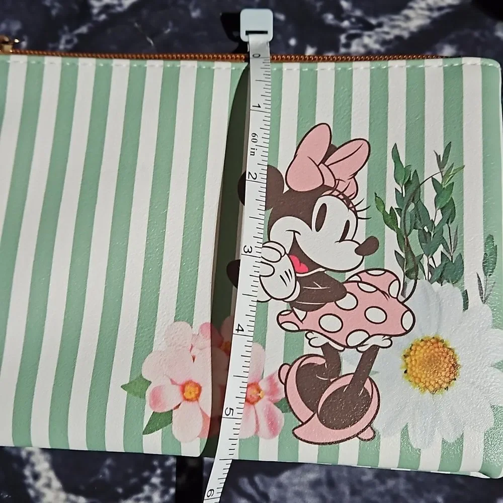 Disney 🎁 Minnie Mouse Floral and Green Striped Wrislet